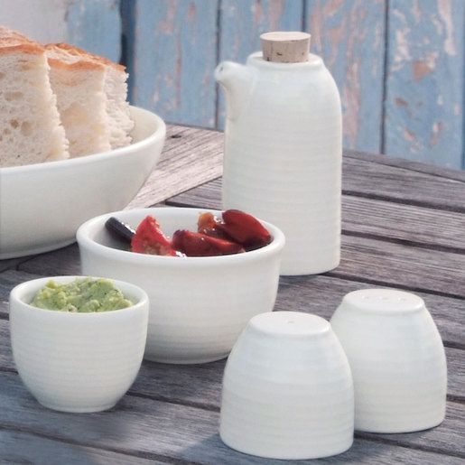 BunzlLockhart's tweet photo. Designed with the hand-made appearance of thrown pottery, and with the added feature of a variance in glaze; selected Evolution tableware by Dudson Group now features up to 60% off in our daily November #deals...https://t.co/IS77uuf34M @KatieDudson https://t.co/pY5NQWx9fT
