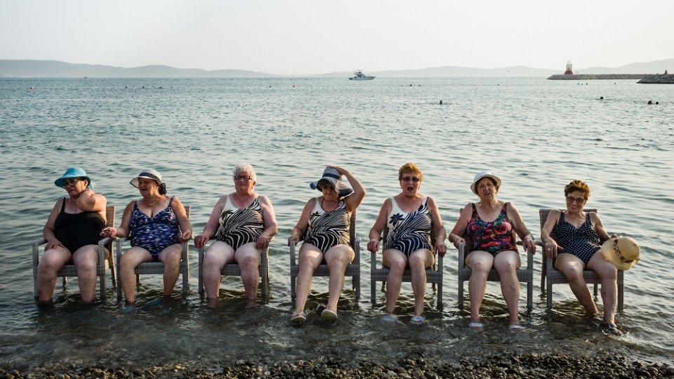 CinemaItaliaUK's tweet photo. CinemaItaliaUK #finalscreening of 2018 is a delicate documentary, a joyful story about a group of old ladies going to the seaside for the first time in their life. #Funne (Girls, lit. translation) will be at @RegentStCinema on December 12. Tickets: https://t.co/pJOoU4cIno https://t.co/z0AxwZGic5