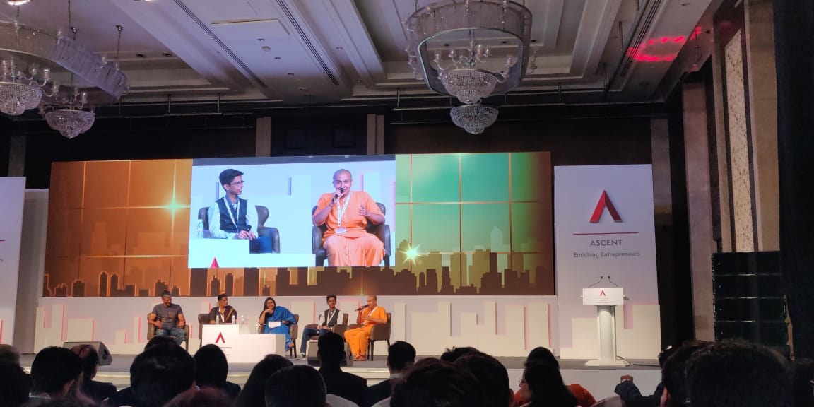 YourStoryCo's tweet photo. Stress is a gap between expectation and reality - @GaurangaDas, at the Ascent #Conclave2018. https://t.co/Z08hmJ9rYu