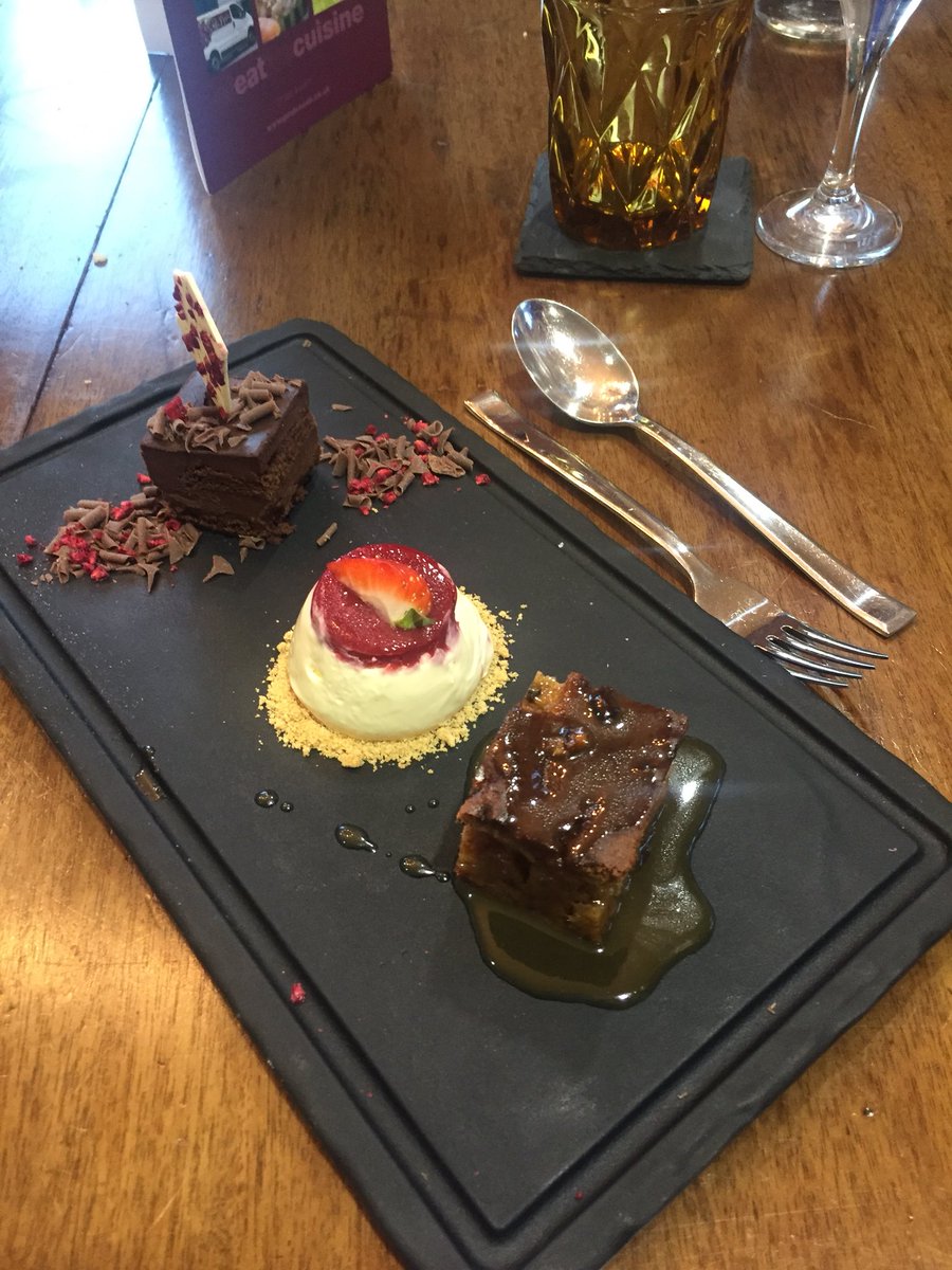 Sam Thompson tweet media