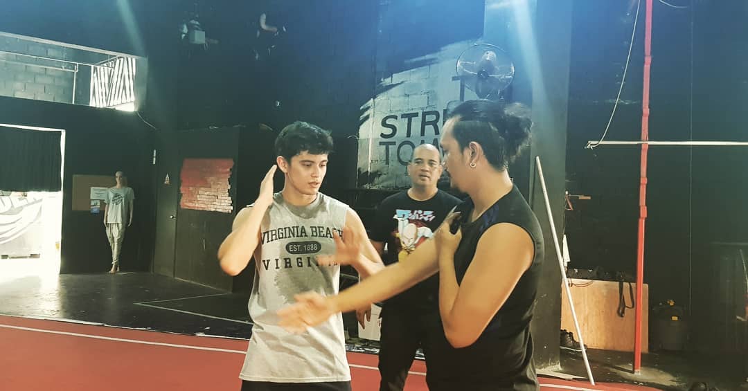 jadineaddictz's tweet photo. The Master is back! And now taking over, Direk Sonny Sison of Redline action Design preparing our hero for his up coming movie!
#pedropenduko #redlineactiondesign #JamesReid #JaDine © jay_3ndad https://t.co/uSsECzO8La