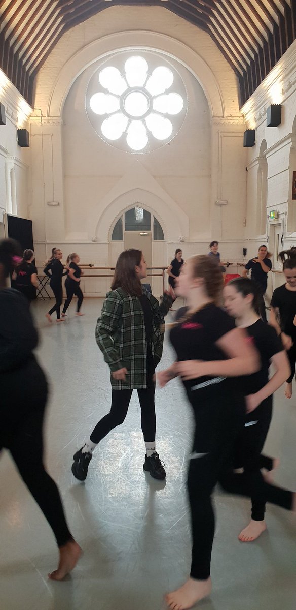 The warm has begun, having watched a second year contemporary class #excellence @ACOHoroz <a href="/SpringwestA/">Springwest Academy 💙</a>