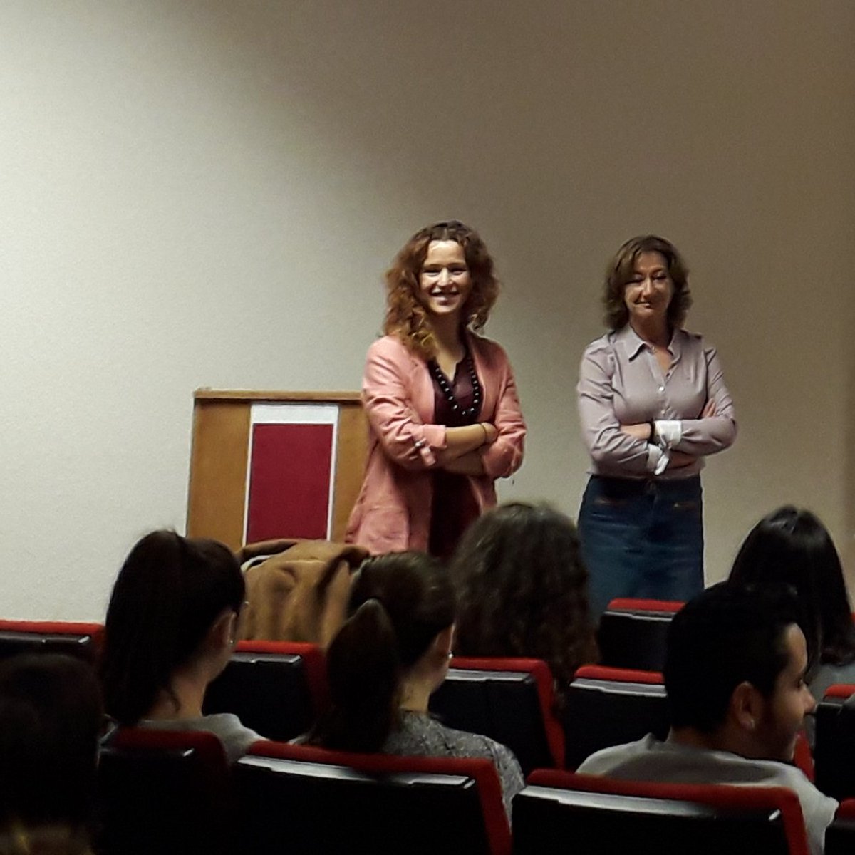 Hoy #ArantxaArroyo nuestra maestra de Infantil, está en la <a href="/UBUEstudiantes/">Universidad Burgos</a> participando en "Profes Activos: Metodologías en Infantil" con el alumnado del Grado de Infantil.
#MageaEscuela #Profesactivos #EducaciónActiva #Burgos