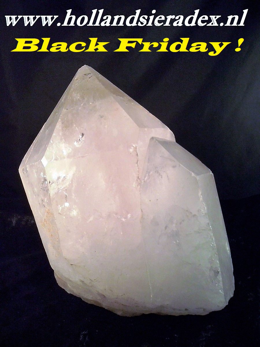 #BlackFridayIsComing

Veel ringen met edelsteen met flinke korting!
Voor Sint ideeën kunt u ook bij ons terecht!
hollandsieradex.nl
En....Geen verzendkosten!