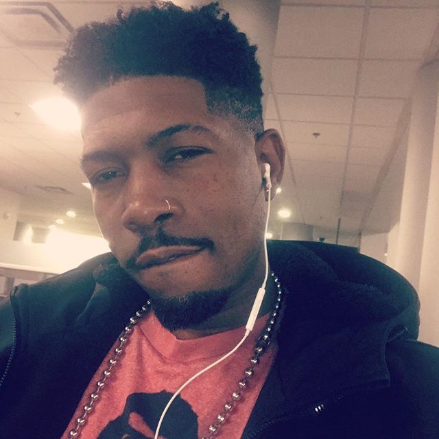 jmonmusic's tweet photo. Traveling early as hell #twitter #flights #holiday #airway #music #goodmusic #blessed #realshit https://t.co/fxizaS6vZx https://t.co/rNqBjLwkuc