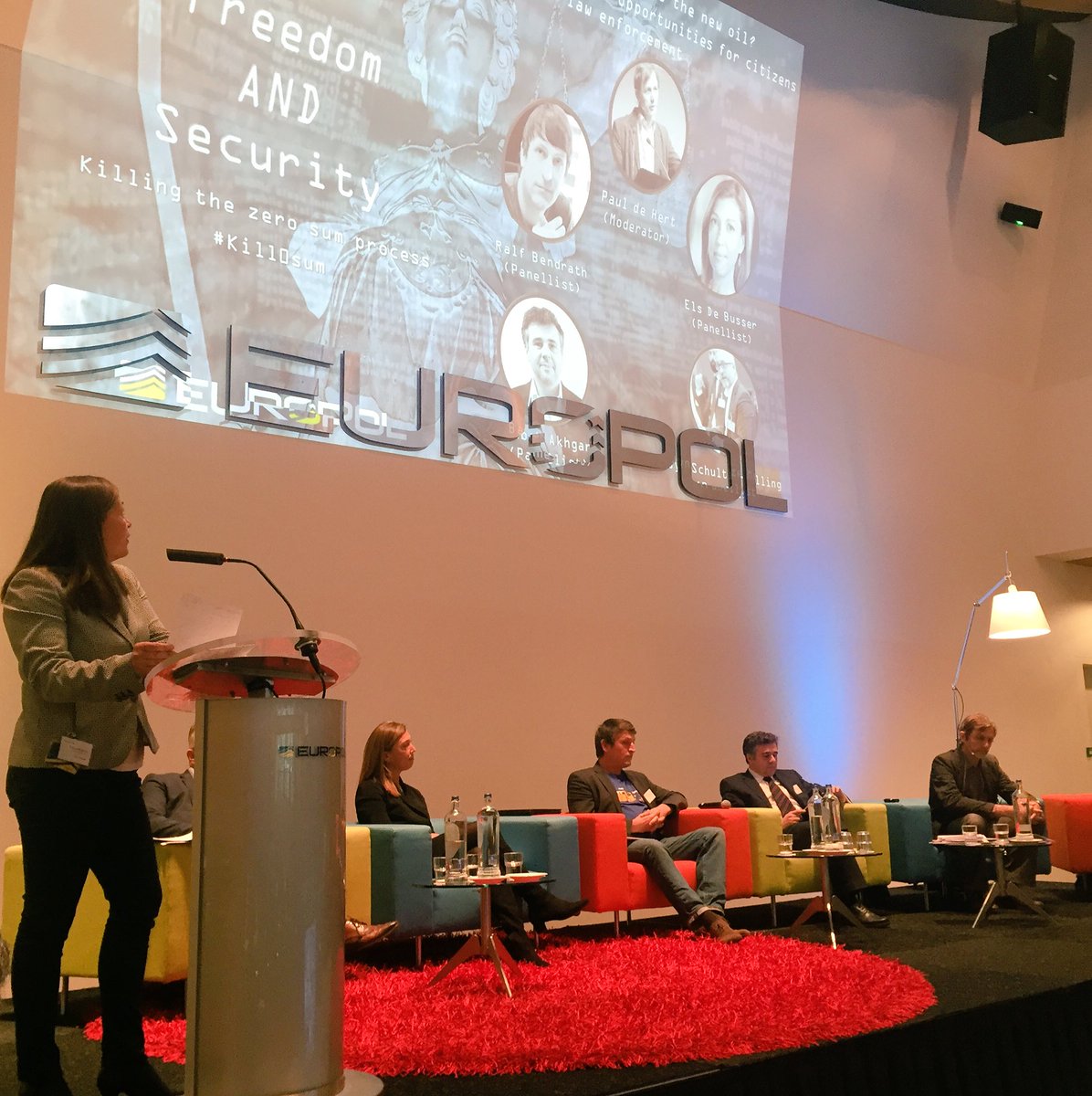 Europol's tweet image. Data as the “new oil”? Highlighting risks and opportunities of data usage in the private and in the public sector. #kill0sum