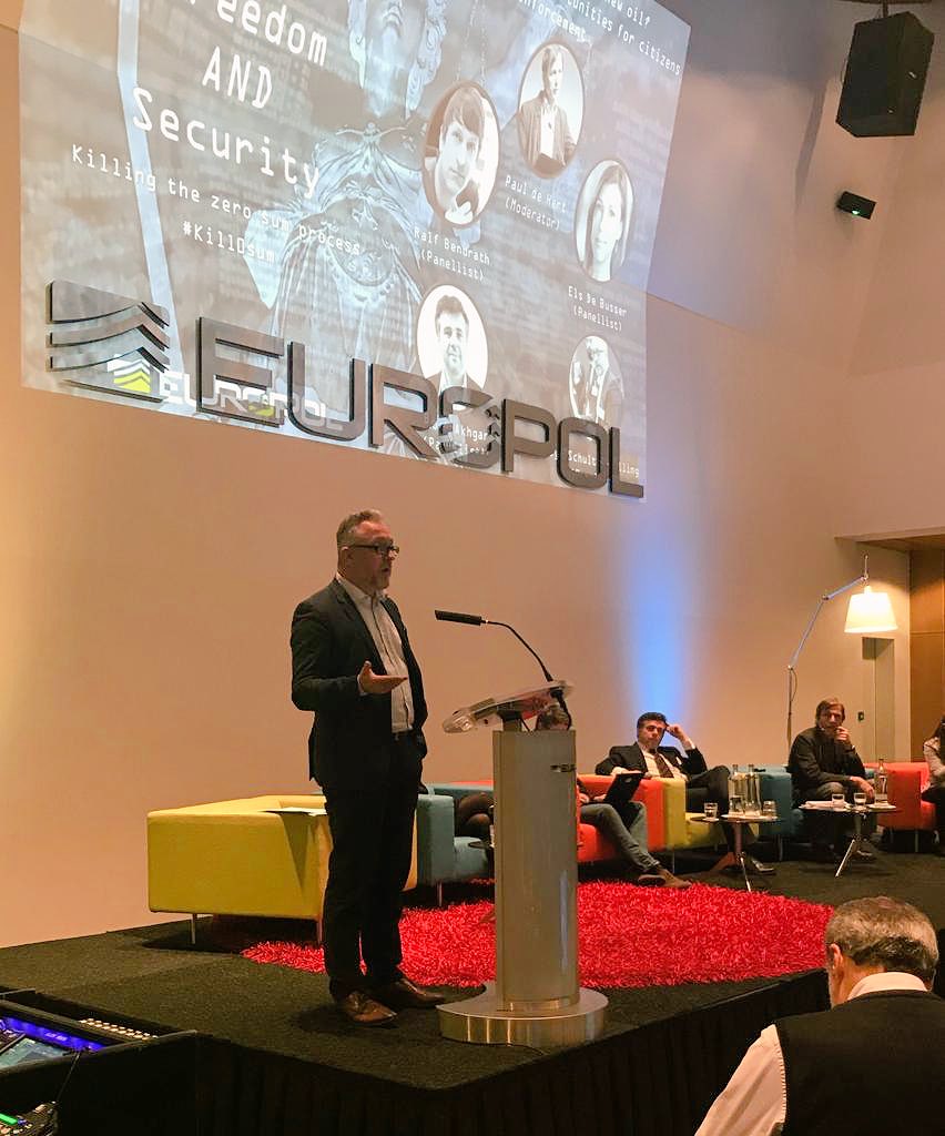 Europol's tweet image. Data as the “new oil”? Highlighting risks and opportunities of data usage in the private and in the public sector. #kill0sum