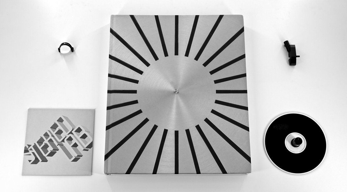 GMAssistance's tweet photo. Hi-Fi Expectation ... https://t.co/w1hNKpolCa #Stereolab #PURE1 #Bang&amp;Olufsen #B&amp;0 #AlastairPhilipWiper #Thames&amp;Hudson #AluminumTunes #SwitchedOn #Duophonic #DUHF39 #JulianHouse #Intro #LowFi #PURE14 #Beogram4000 #Turntable #1972 #UseHearingProtection #GMA #GianniMottiAssistant https://t.co/eC7yFrWheO