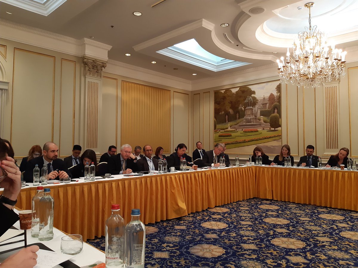 M_Bonikowska's tweet photo. EU-Australia #Leaders Forum: świetny #panel o perspektywach dla #świat. #wojna, #Rosja #Chiny #USA #UE #Australia. @EurActivPoland @EUinPL @eu_eeas. Peter #Jennings, Sven #Biscop. @PISM_Poland @CIR_CSM https://t.co/ASYSfokiPd