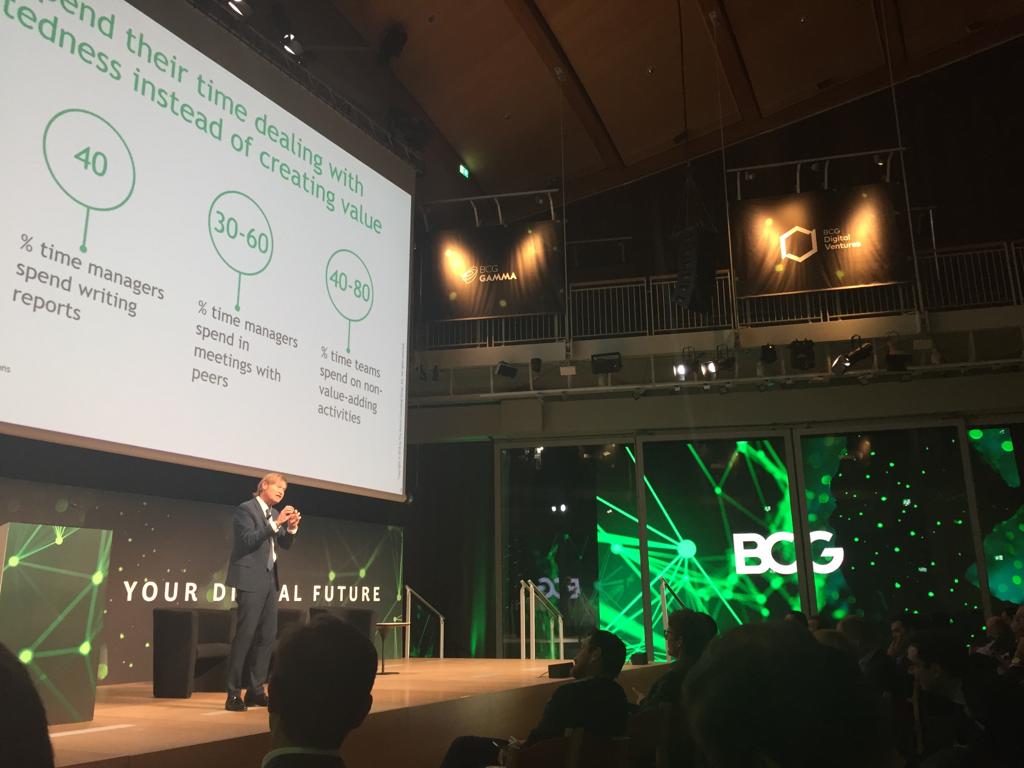 BCGinItaly's tweet photo. Yves Morieux (@BCG): "I #manager passano il loro tempo ad affrontare le complessità invece che creare #valore. Si potrebbe dire che i manager non stiano lavorando. Dobbiamo far tornare a lavorare i manager". #BCGdigitalfuture https://t.co/0XVBJBuAoW