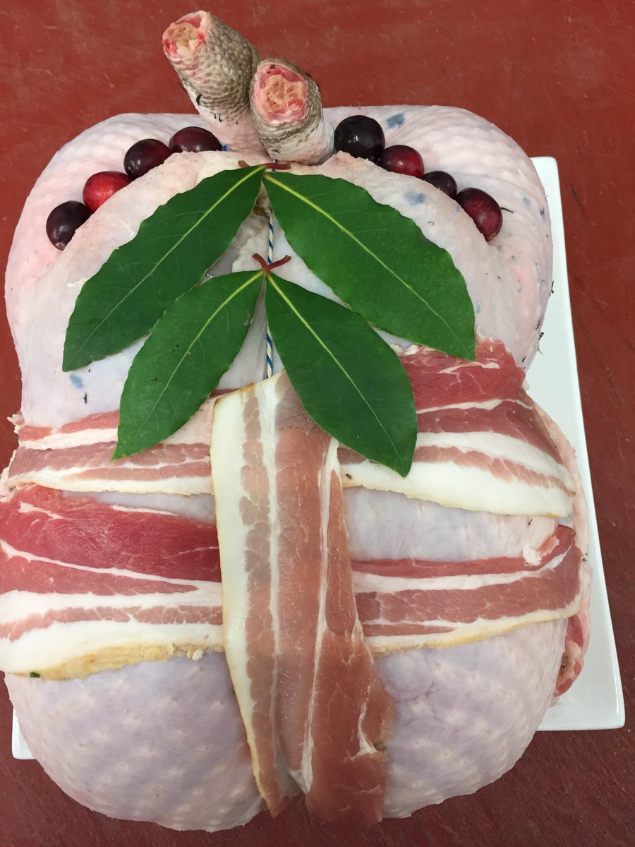 MeatNaturally's tweet image. Happy Thanksgiving to our American customers. Enjoy a 3 bird roast.