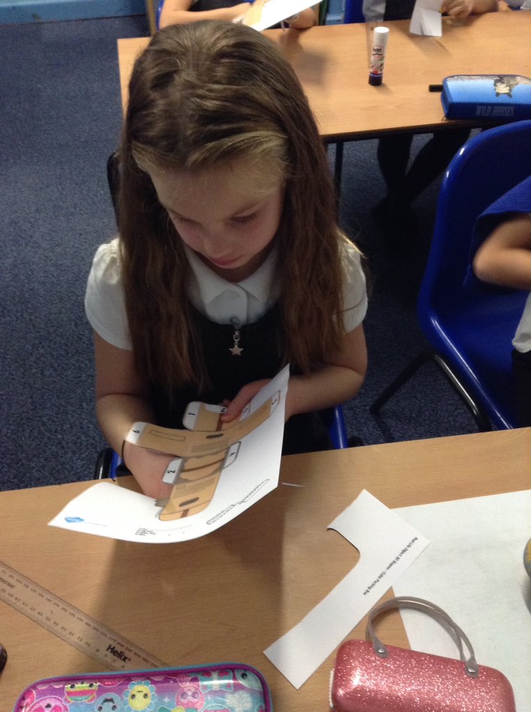 latimerprimary's tweet image. #LatimerMaths #LatimerYear3 #ClassPK Today Class PK have been making 3D shapes from 2D nets. Can you remember which 3D shape you made? Can you remember which 2D shapes were on its faces?