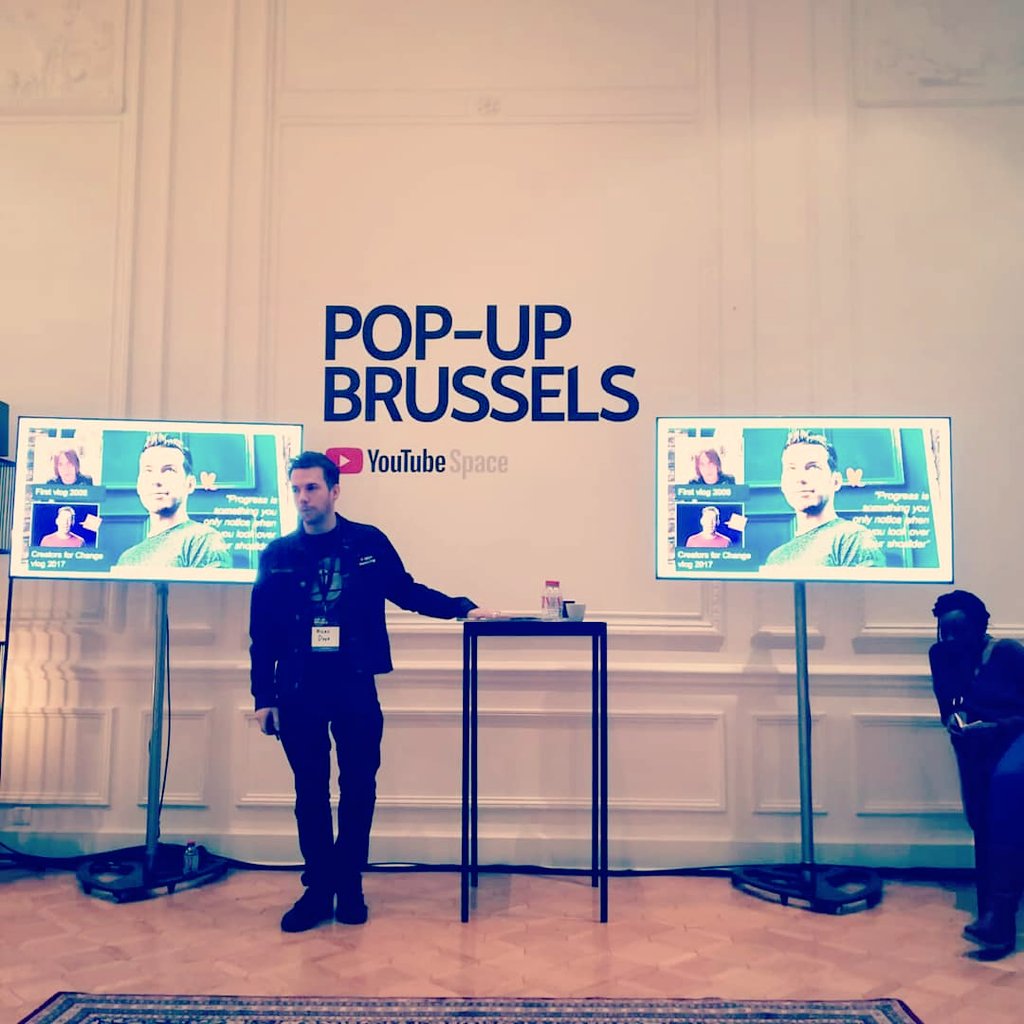TYNasbl's tweet photo. Hier, TYN participait au workshop "Be Internet Citizens " organisé par @google, Youtube Creators For Change &amp; ISD.
Au programme : travailler sur le développement de l'esprit critique des jeunes dans leur utilisation des réseaux sociaux.
Avec la participation d'@mylesdyerofficial https://t.co/ZU0LHt8U6O