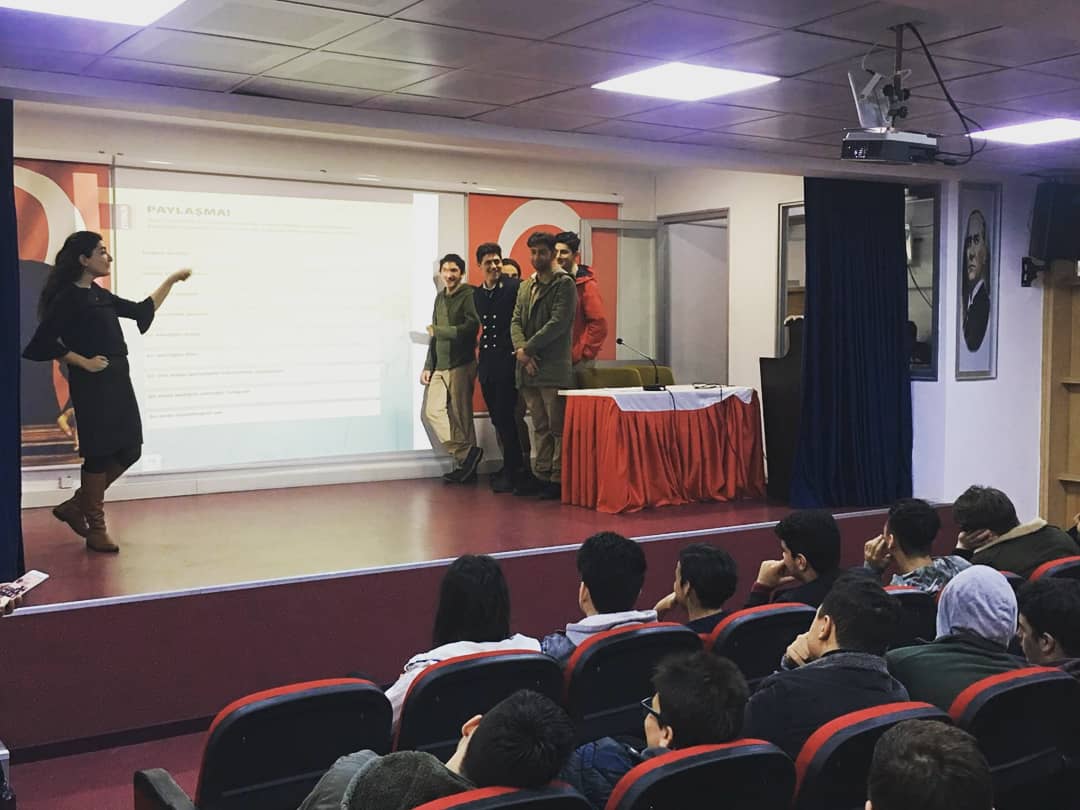 istanbulashim's tweet photo. Beykoz Sosyal Hizmet Merkezi tarafından Barbaros Hayrettin Paşa Mesleki Teknik ve Anadolu Lisesi öğrencilerine "Teknoloji Kullanımı ve Sağlıklı Yaşam" konulu eğitim verildi.
@ailevecalisma @ZehraZumrutS @arzuozturkgur @AileveToplumHGM https://t.co/UWa3b3JGB0