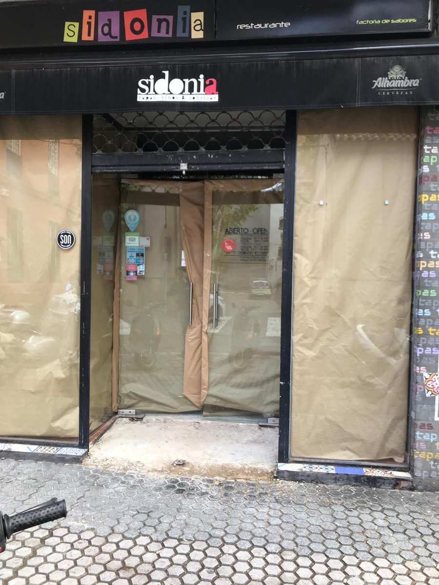 ModoObra's tweet photo. Reformando restaurante en calle Calatrava 😮

#Sevillahoy #TDSGastro #TdsActualidad #GastronomiaSevilla #Seville #reformas #restyling #diseño #interiorismo #interiordesign #ModoObra #SameSameButDifferent https://t.co/dnAWDgJ4FM