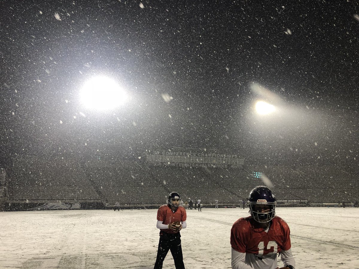 PeteyBananas's tweet image. Snow + Thanksgiving = Round 2
#Psquared @UWWAthletics @WarhawkFootball @d3football