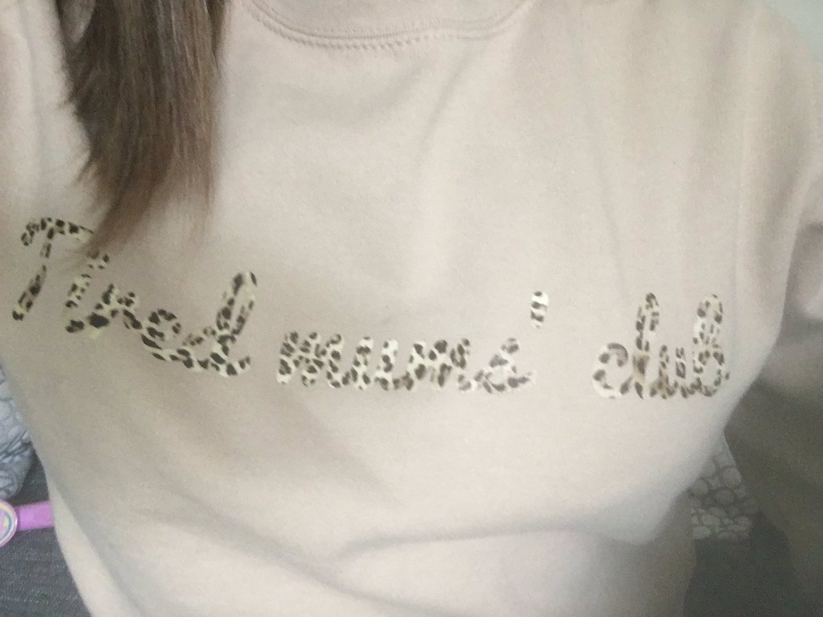 mumsthewordtalk's tweet image. If ever there was a perfect day to wear this beaut 🧡💜😴💛💚@mommamakesclothing #tired #tiredmomsclub #fourmonthsleepregression