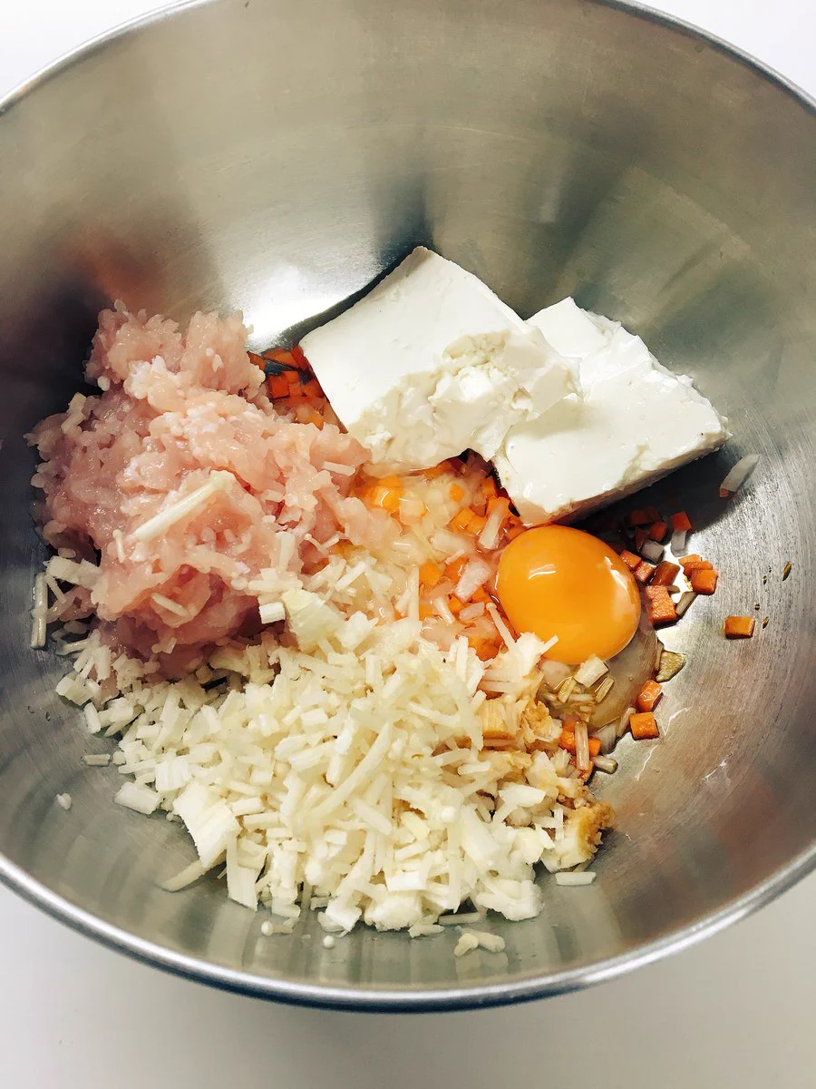 【簡単レシピ】油揚げで出来るwwビックリするほどとろける「鶏つくね煮」