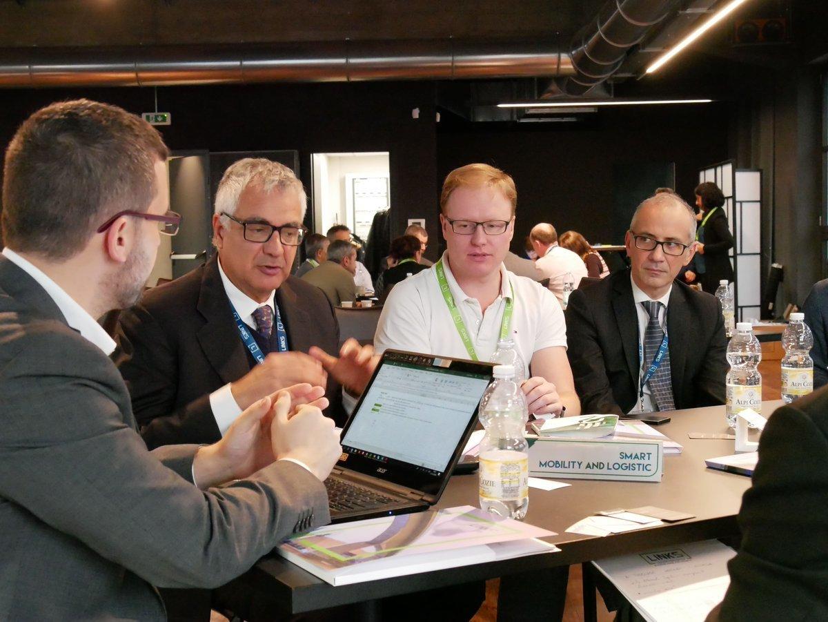ENIDESolutions's tweet photo. [NEWS] Vicent Pastor is moderating the #roundtable on #SmartMobility &amp; #Logistics at #IND18 in #Torino 🤓Thanks @LinksFoundation and @Fraunhofer_FIT for the excellent event organization! @jvicentpastor #LogisticsClusters #Logistics #H2020Transport #Clusters20 #H2020 #Connectivity https://t.co/HOCQ9u8F9n