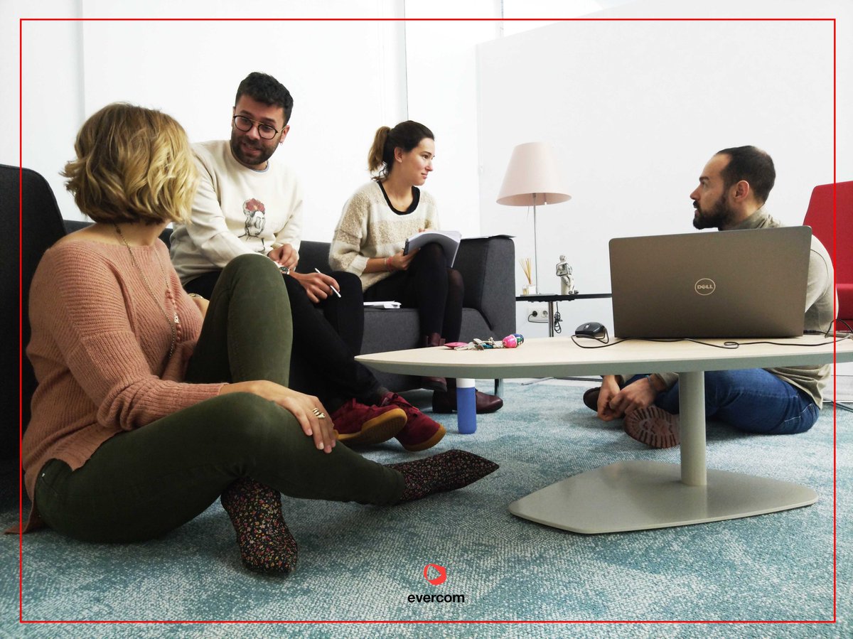 Hay momentos en los que huimos de las salas🏃‍♂️🚶‍♀️....

Aprovechamos los espacios creativos de la nueva oficina y los disfrutamos como más nos gusta: cómodos y sin estándares 😬

💫La #creatividad puede fluir en cualquier parte💫 bit.ly/2BpDJ8C