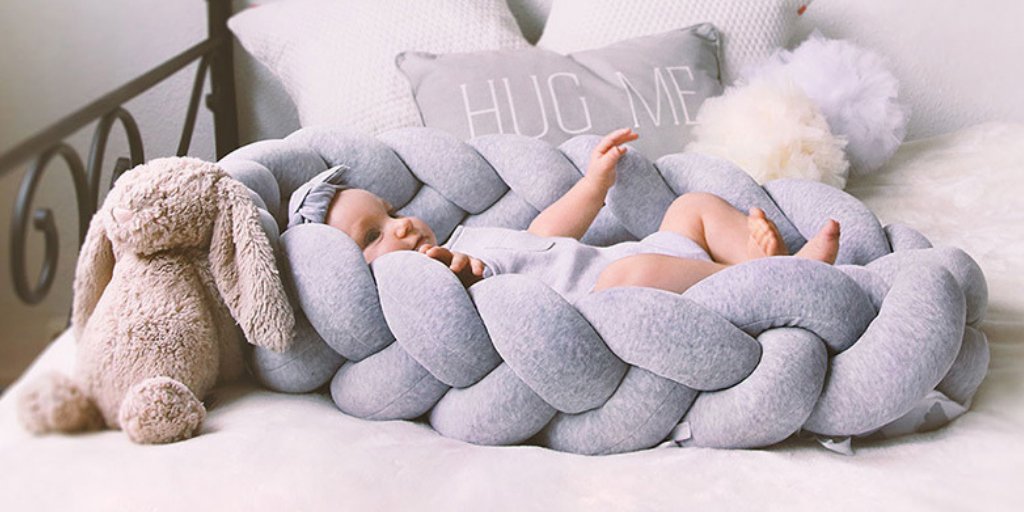 Comment aider bébé à faire ses nuits dans son propre lit ?
Le cocon tressé procurera à bébé un sentiment de sécurité et de réconfort ❤️
A shopper ici : bit.ly/2zdpkuN