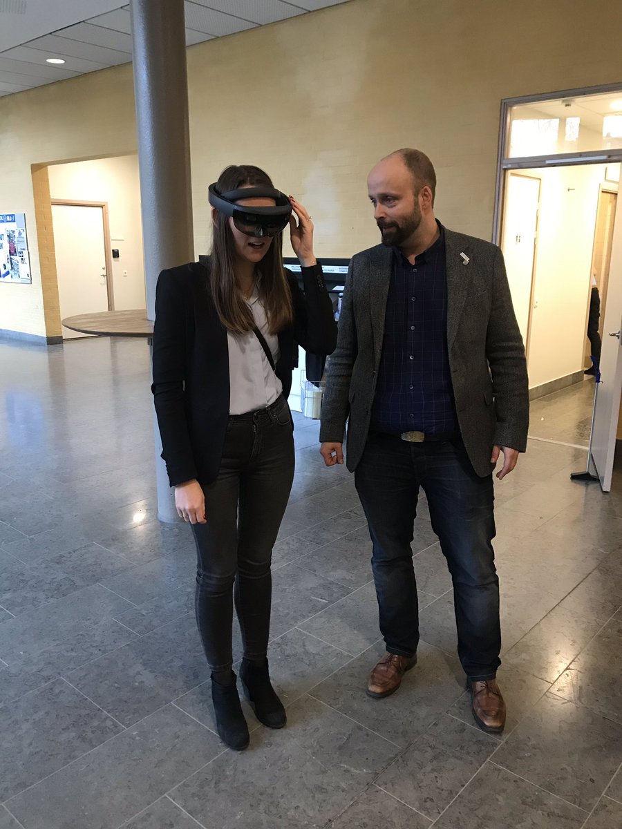 Mattias showing one of the AR-demonstrators <a href="/INGSkovde/">Sch. of Engineering</a> for Isabella from Tillväxtverket at SIM2020’s closing conference <a href="/HogskolanSkovde/">Högskolan i Skövde</a>