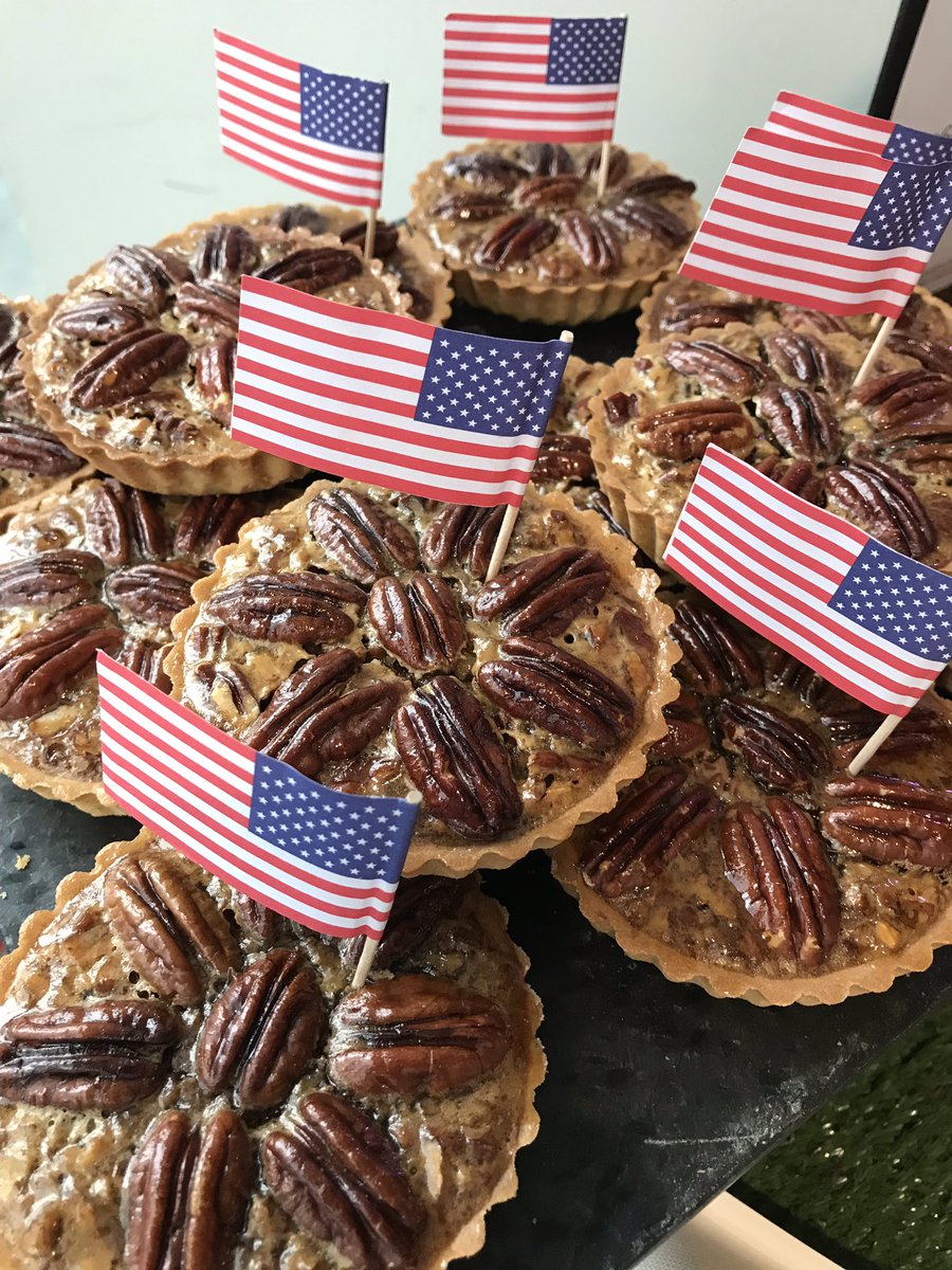 Thanksgiving homemade Pecan pie 🇺🇸 <a href="/christinabenj/">Christina Benjamin</a> <a href="/minglai24/">Ming Lai</a> <a href="/HamNotSpam/">Jason Nelson-Smith</a>
