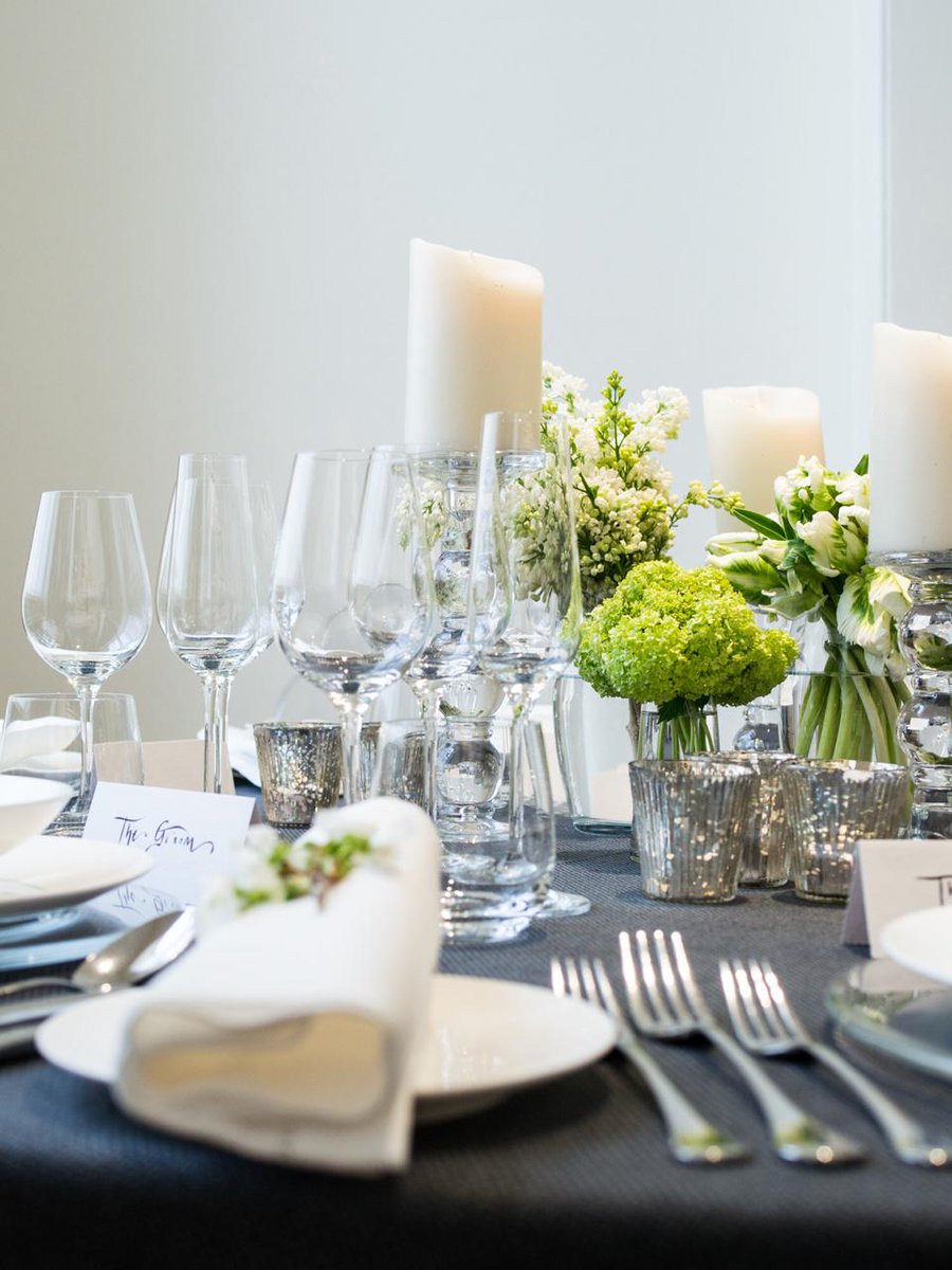 It's beginning to feel a lot like Christmas! ❄️ Let the festivities begin! If you're having a Christmas dinner party, send us a message to find out more about the services we provide. ✨

#London #londonbizhour #londonhour #londonwedhour
