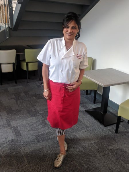 CoBCollege's tweet image. In the kitchen tonight, we have @BBungaroo working with CoBC students to create a Mauritian feast! Brinda is passionate about home-cooking, healthy eating and even makes her own spices. "Young people have such enthusiasm &amp;amp; I love to share my passion with them." #ItStartsHere