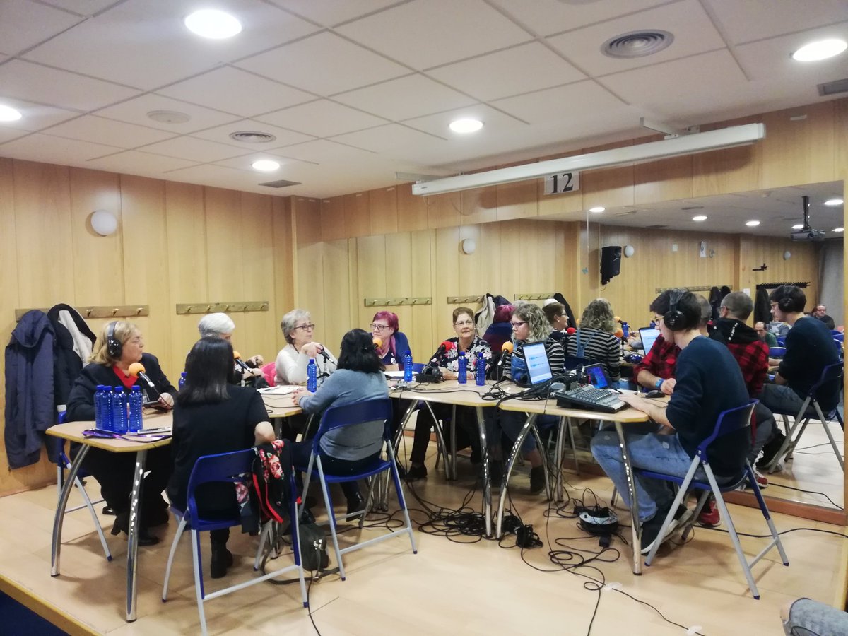RadioXATA's tweet photo. #testimonios de #violencia hacia #mujeres de #Pinto compartiendo con #LasLideresas #conmayorvoz en #VarioPinto @RadioXATA @URCMadrid https://t.co/jFgzRzEe9T