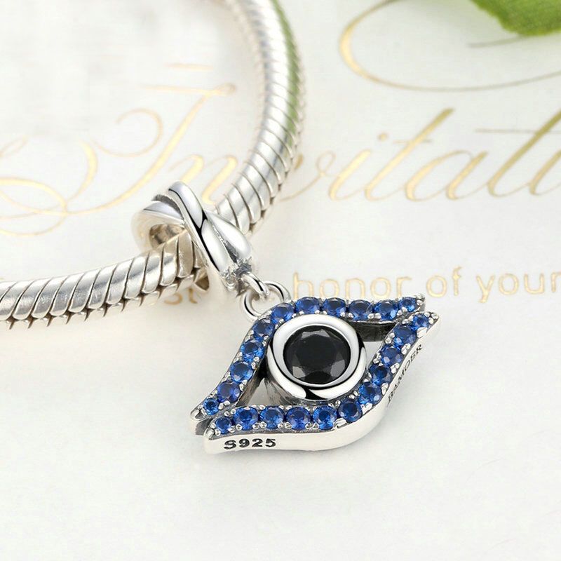NEW #EvilEye Dangle #Charm
Evil eye #jewelry is collected and worn for its protective powers and attraction of good luck!
buff.ly/2r0u7et
buff.ly/2FyRshw
Share and tag a friend who needs this!
#jewelrylovers #charmsforbracelet #pendant #SterlingSilver #hamsahand