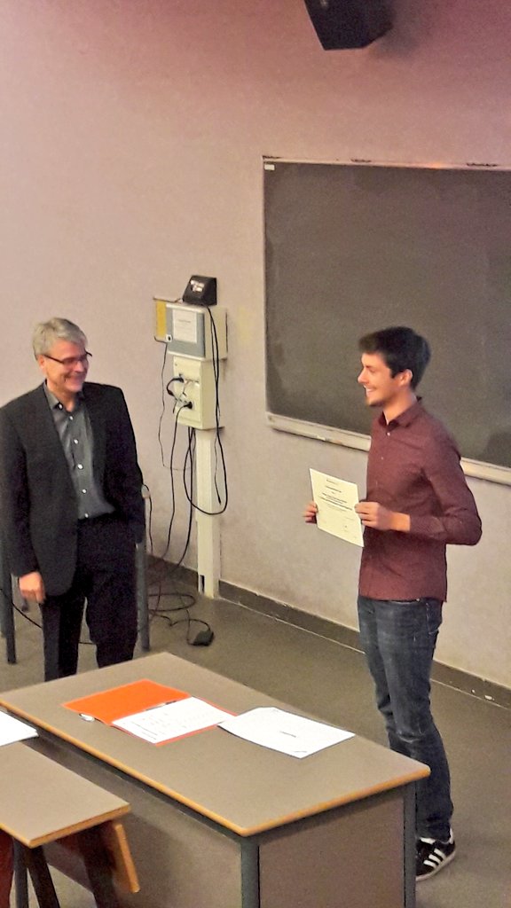 Le premier diplômé, Anthony Angelot, a travaillé sur un projet #BigData de 4 mois sur les chaînes de production de <a href="/saintgobain/">Saint-Gobain</a>... Un stage très complet, avec un lien vers l' #international #RddDigitalLabECL