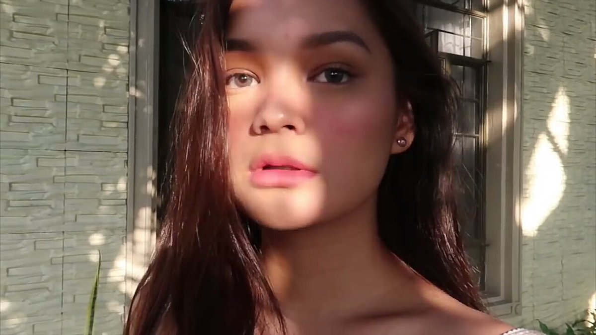 CherfahHime12's tweet photo. ใครที่ชอบ หรืออยากแต่งหน้าแบบ Natural Makeup look  หรือ everyday Makeup look สวยธรรมชาติเหมือนไม่ได้แต่ง(ออกสาย ฝ. หน่อย)  แนะนำ #บตบก ฟิลิปิน คนนี้เลยค้าบ ใช้เครื่องสำอางน้อย(มากๆ) เขียนคิ้วสวย  คือดีมาก แต่งตามง่าย คลิปสั้นดูง่าย มือใหม่ควรดูงับ😊 #Howtoperfect https://t.co/yHQLSqgmjl