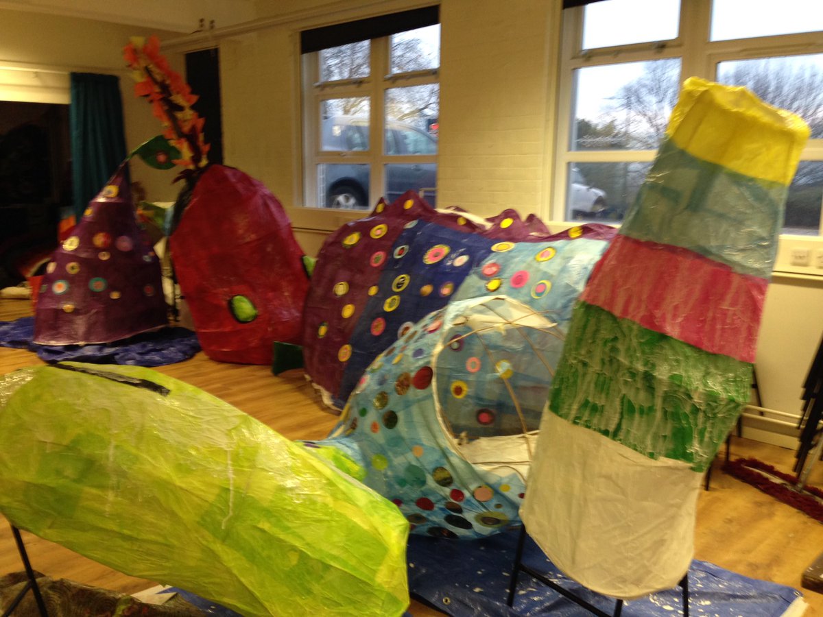 Artboat8's tweet photo. Dragon body parts drying at Pipworth School. #dragonart #schoolart #makingisfun #sheffieldissuper https://t.co/gG16h6nJso