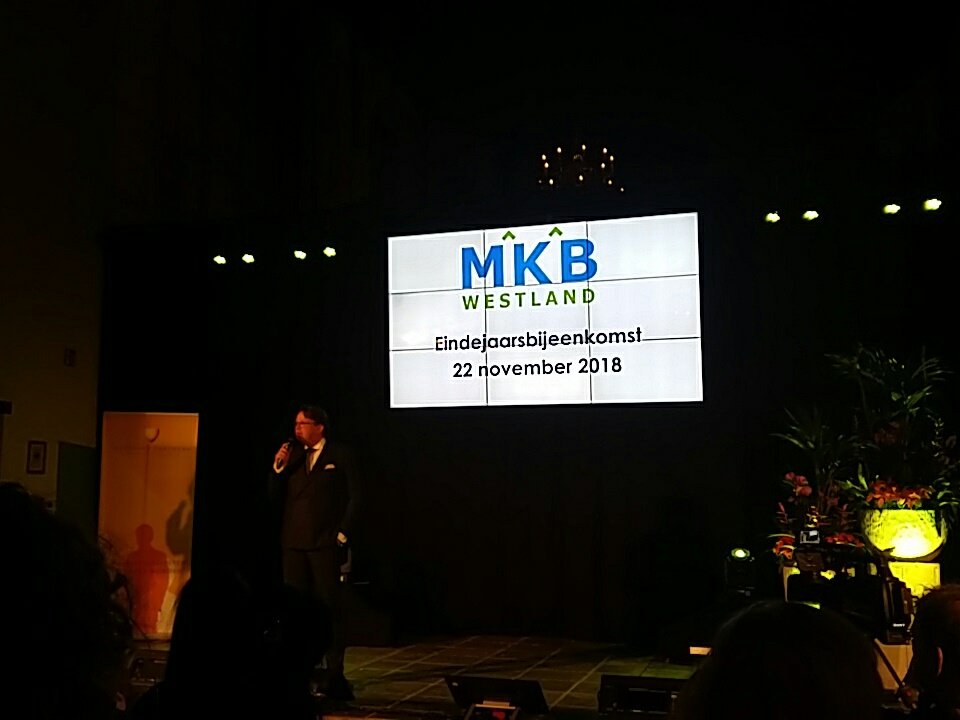 Ook op de Eindejaarsbijeenkomst van <a href="/mkbwestland/">MKB Westland</a> is de fractie aanwezig met fractievoorzitter @NicodeGier, steunfractie <a href="/Dj_Bombastic/">Bombastic</a> en fractieondersteuner Keysha Vermeer. Sfeervol en spannend