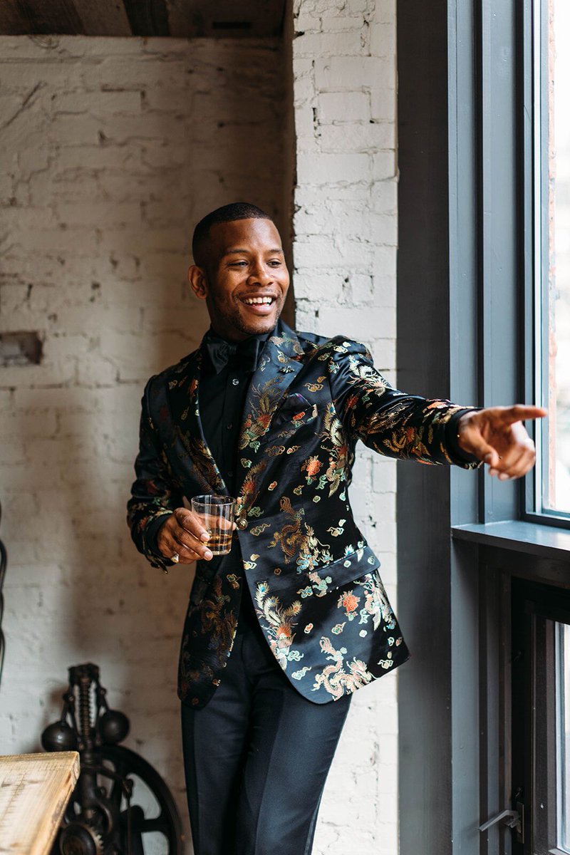 MensStylePro's tweet image. Boldly Taking Holiday Party Style To The Max w/ @TALLIAORANGE Jackets 3 Ways! Now On bit.ly/TalliaHolidayP… | #sponsored #style #talliaorange #mensstylepro #mensstyle #mensfashion #thanksgiving