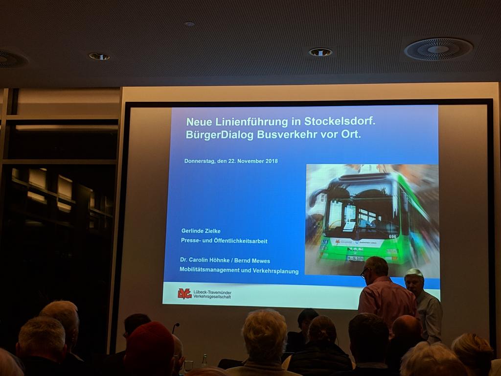 u98's tweet image. Bin beim BürgerDialog Busverkehr in Stockelsdorf.
#Bombenstimmung #Lübeck #NahSh