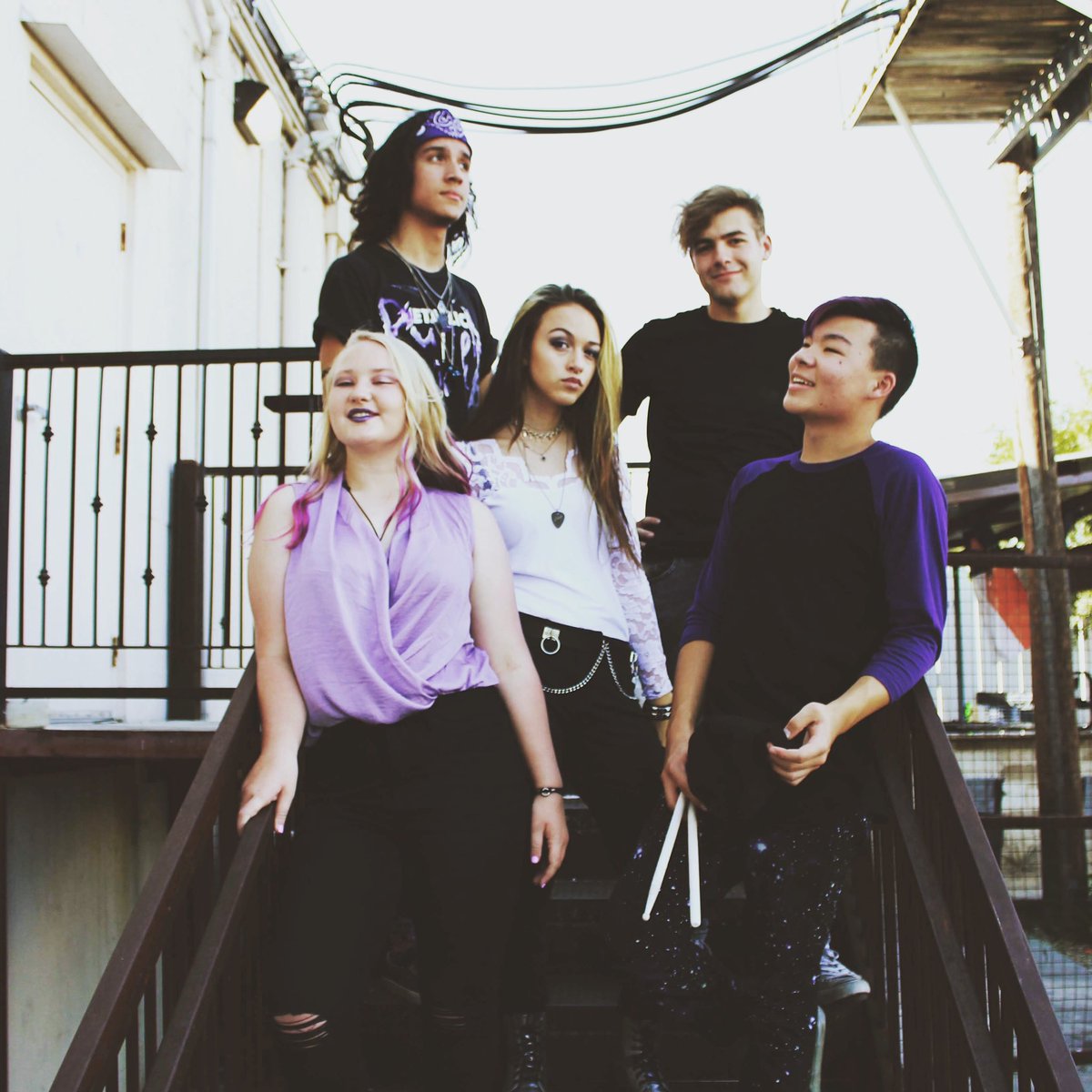 txBLARE's tweet photo. Happy Thanksgiving everyone! We're feeling extra thankful today for everyone who supports us. Whether it be coming to a show, telling your friends and family about us, or even just cheering us on from home, thank you. You're greatly appreciated. Have a safe &amp; happy thanksgiving! https://t.co/6iyXYwH3bJ