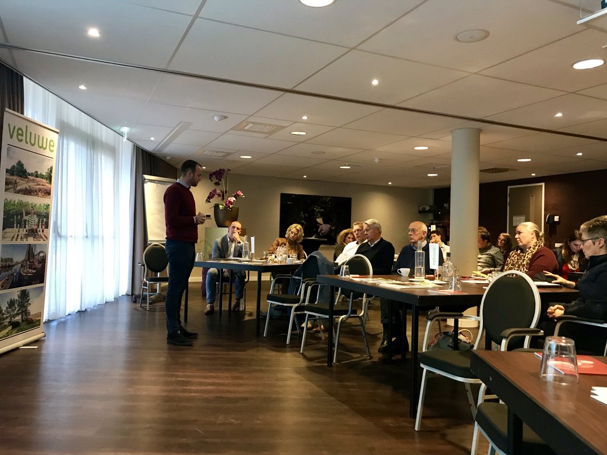 Goed gevulde zaal vanmiddag in <a href="/ThermenBussloo/">Thermen Bussloo</a> waar <a href="/Echt_Veluwe/">@EchtVeluwe</a> en <a href="/visitveluwe/">VisitVeluwe</a> aan de Veluwse smaakpartners een activiteitenupdate gaven over de (inter)nationale marktbewerking op het thema #VeluweTaste