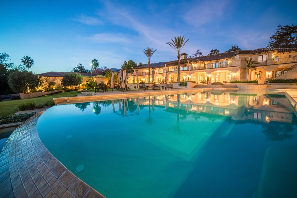 pantontours's tweet photo. You're going to need a few pool boys for this one...
•
•

#realestate #home #hometours #housetohome #listings #realestateagent #agent #property #video #tour #socalliving #livingsocal #house #drone #dronephotography #dronestagram #dreamhome #photography #homesweethome #realtors https://t.co/3IEvX3C6kF