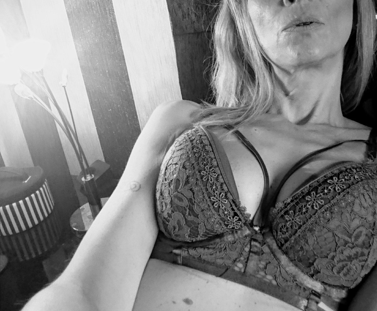 justDND90's tweet photo. Wanna play Mr. R? Xx #sexy #sex #cocksucking https://t.co/SfUWPFO0c2