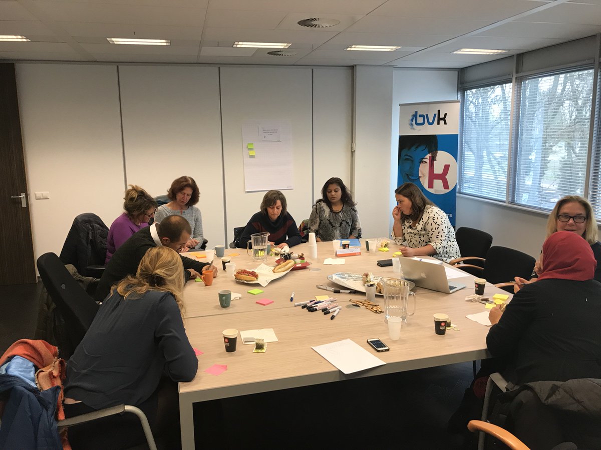 wijzijnSAM's tweet photo. Maak kennis met de BvK! In een bijeenkomst hebben wij een aantal nieuwe leden verwelkomt. Tijdens de lunch een kennismaking met onze vereniging, het bestuur en elkaar! #debvk #klantmanager #sociaaldomein https://t.co/7SQYrwWxbR
