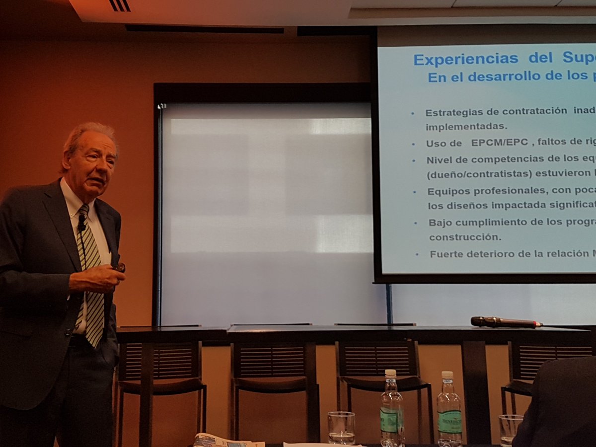 tres_pelos_gonz's tweet image. Seminario Smart Projects: "La estrategia de contratación y análisis de mercado es parte de las fallas del último superciclo", Ricardo Nicolau, Gte Gral Incolur @turnertownsend @AlessandriLegal @DFinanciero #SmartProjects #Mineria #Mining #Betterprojects