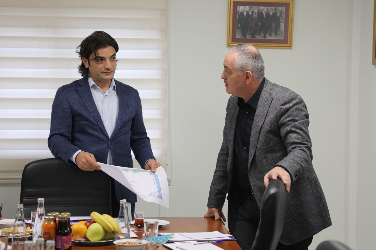 Eyüpsultan Belediye Başkanı Remzi Aydın, Kültür ve Turizm Bakanı Mehmet Ersoy'a, ESTAM çalışmalarını anlattı.