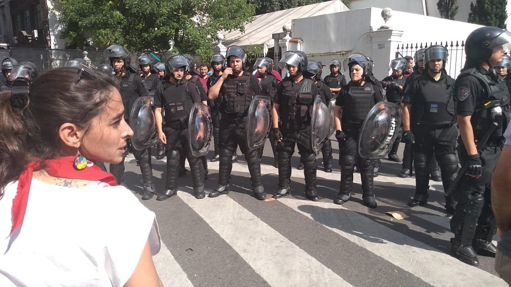 VaneGagliardi's tweet photo. Le tienen miedo a las movilizaciones. Le tienen miedo a las comunidades de los 29 profesorados que les decimos en la cara ABAJO LA UNICABA!! #NoALaUnicaba #NoALaCoexistencia https://t.co/Q48xv8Vd9u