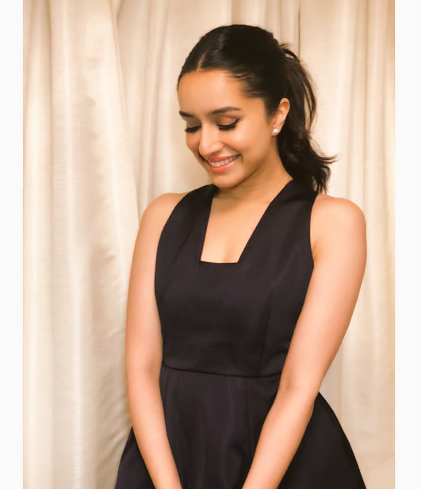 Shraddha Kapoor opts out of Koffee with Karan 6 tinyurl.com/y7razyry