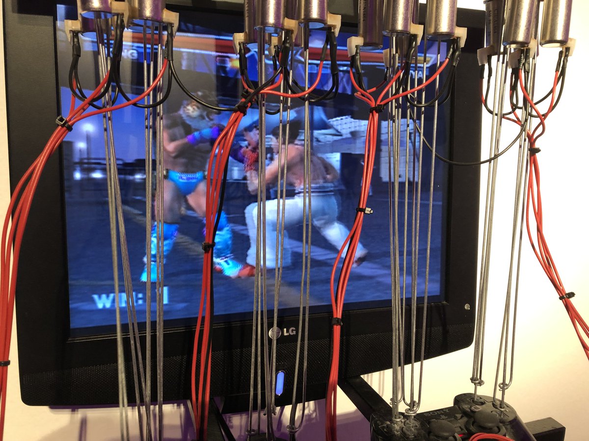 NRW_FORUM's tweet photo. Sneak-Preview @NextLevel_Fest ! Erste Impressionen, alle Gaming-Stationen laufen, kann losgehen! Ab 16 Uhr feiern wir die Eröffnung! #NL18 (2/2) https://t.co/yX3f7ksda4