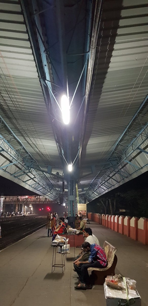Singh9579's tweet photo. Karjat station 
Such a busy station and no LED light has been installed on this station. 
And no coach position indicator has been installed !! @RailMinIndia @PiyushGoyal @Central_Railway @PMOIndia https://t.co/0fJuHpMCH7