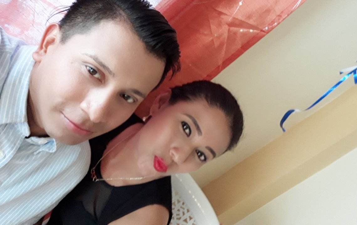 Alexsolorzanome's tweet image. #primis 😘😚😙