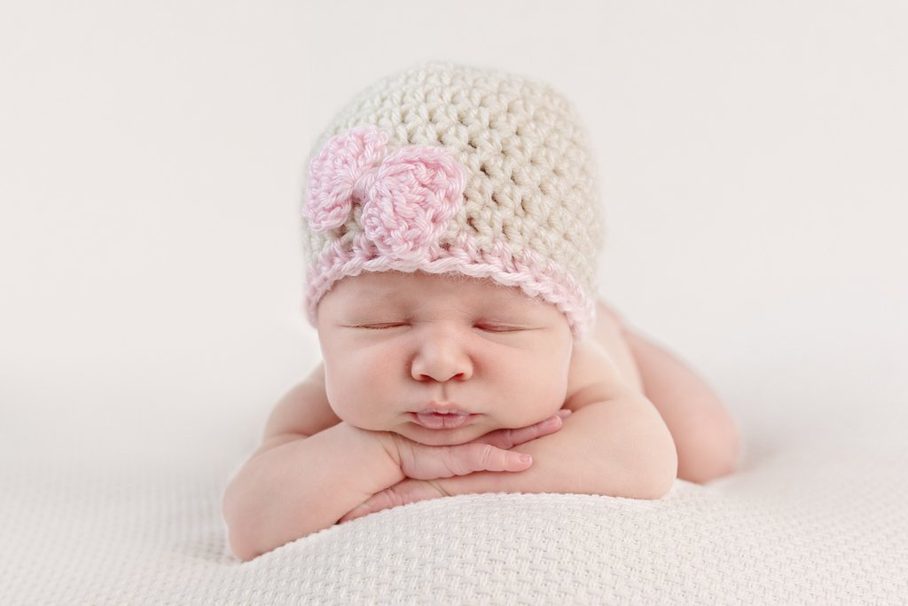 #newbornbaby #newbornphoto #newbornstudio #newborn #seattle #pnw #kentstation